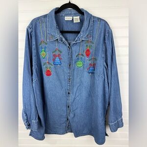 White Stag plus size embroidered Christmas button down denim shirt. Size 22W/24W